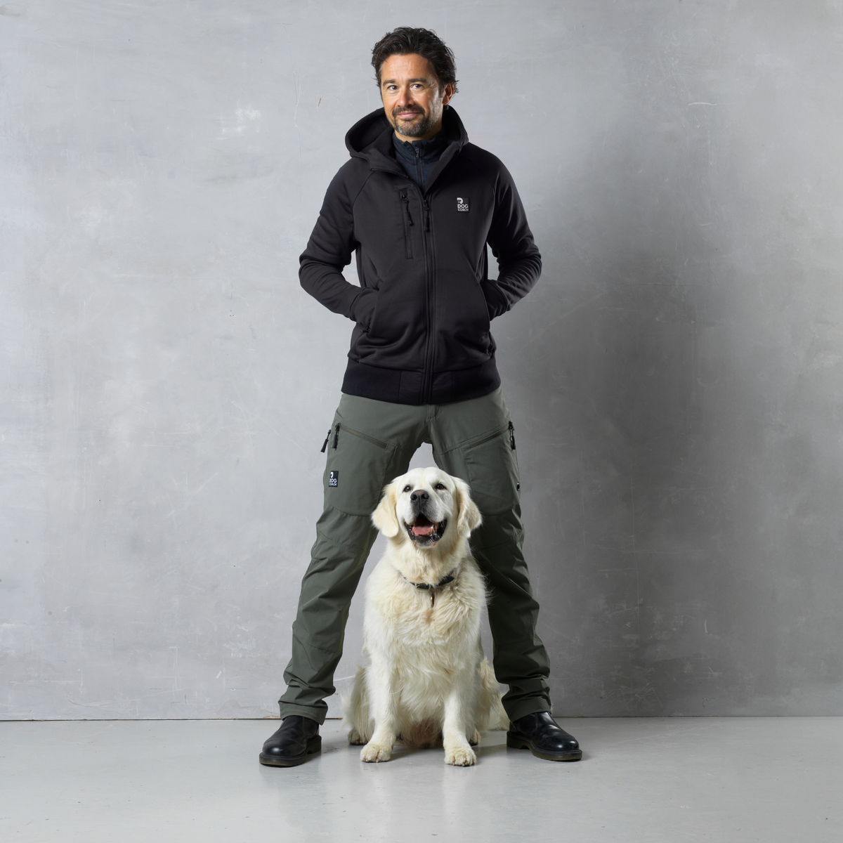 Dog Walker Hoodie | Schwarz | Luna – DogCoach Deutschland