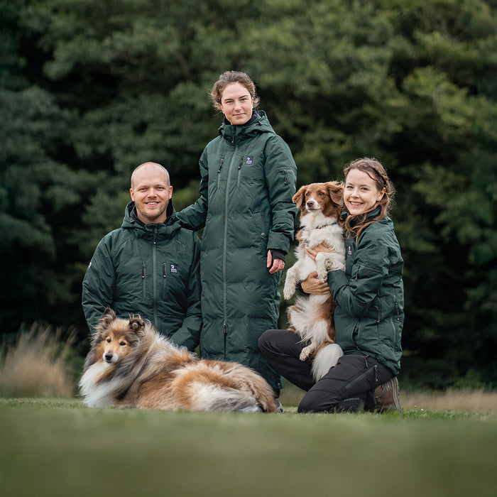KeepDry Dog Walker Mantel | Pinetree | Macro